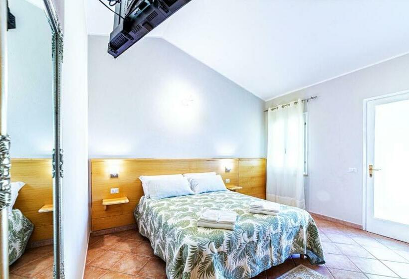 Номер Стандарт Вид на Сад, Agriturismo Is Cortillaris