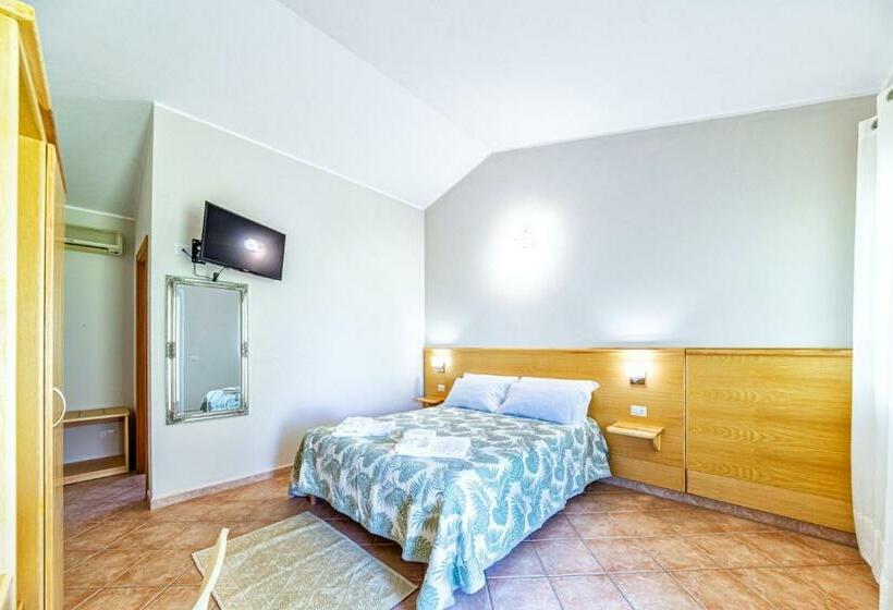 Номер Стандарт Вид на Сад, Agriturismo Is Cortillaris