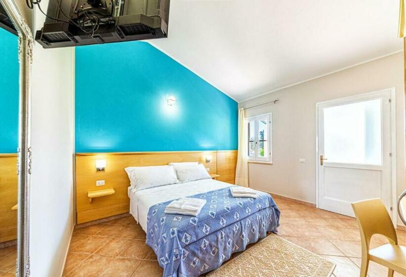 Номер Стандарт Вид на Сад, Agriturismo Is Cortillaris