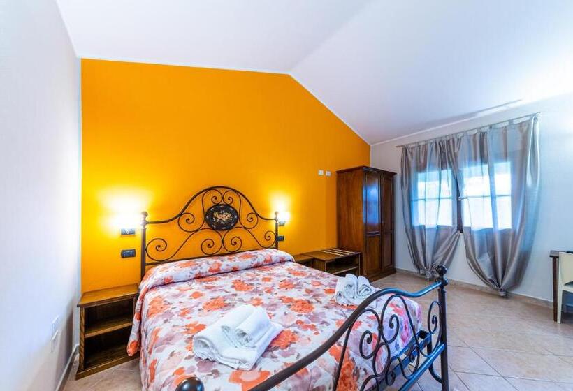 Номер Стандарт Вид на Сад, Agriturismo Is Cortillaris