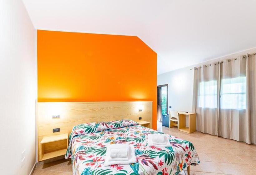 Номер Стандарт Вид на Сад, Agriturismo Is Cortillaris