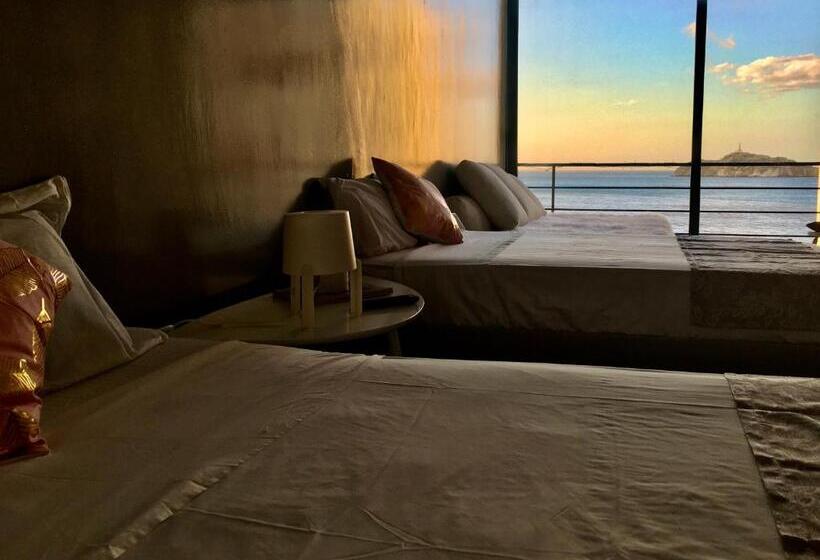 חדר דלוקס נוף לים, Arte