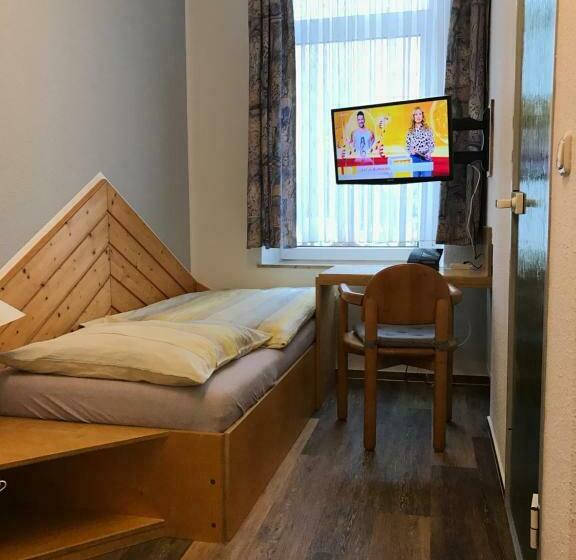 标准单人间, Göbel