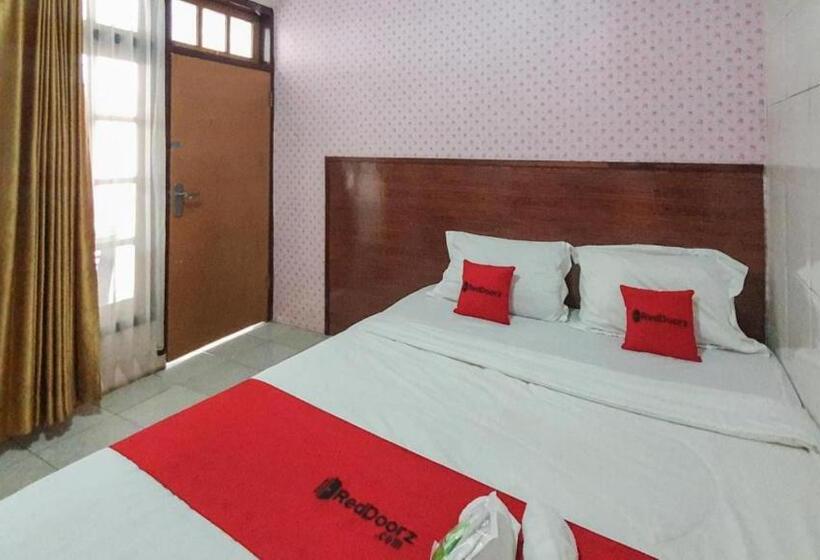 Standardrum, Reddoorz At Pujon Malang