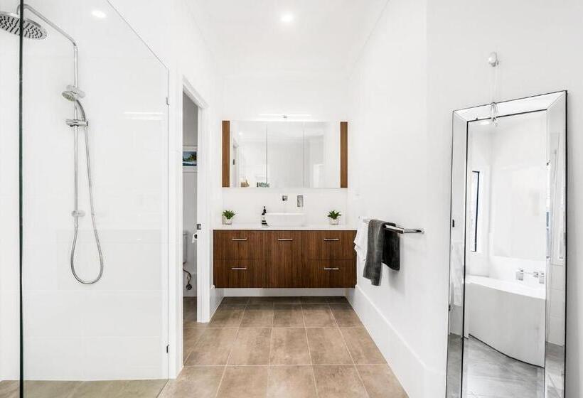 خانه 4 خوابه, A Perfect Stay   Julian Rocks House