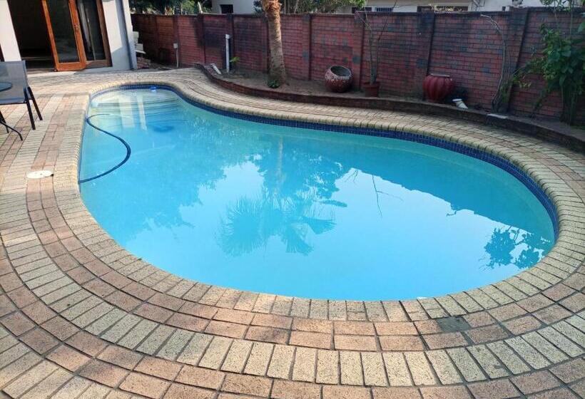 Номер Стандарт, Nqabanqaba