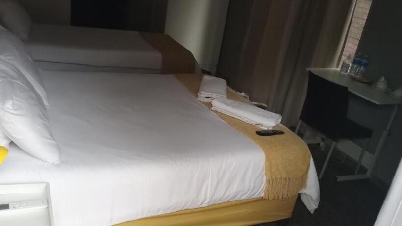 Четырехместный Номер Стандарт, Nqabanqaba