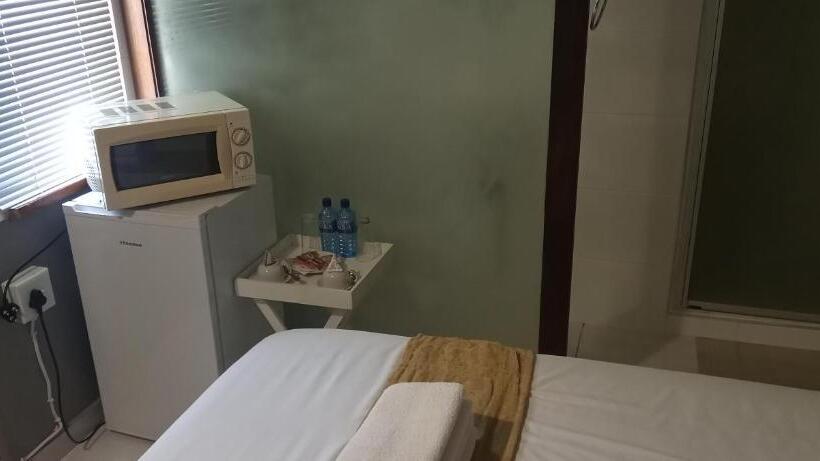 غرفة أساسية, Nqabanqaba