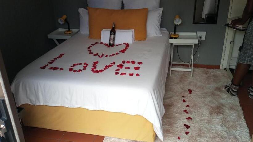 Номер Стандарт, Nqabanqaba