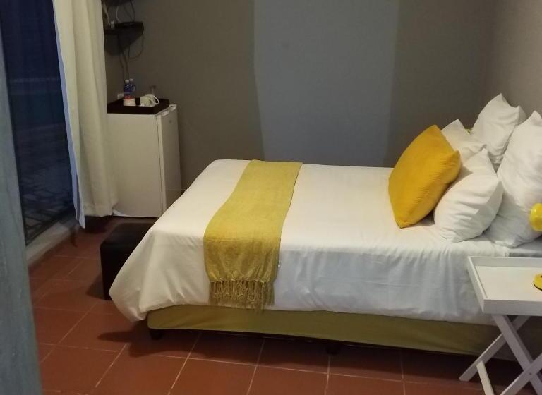 Номер Стандарт, Nqabanqaba