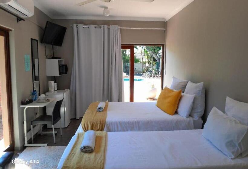 Четырехместный Номер Стандарт, Nqabanqaba