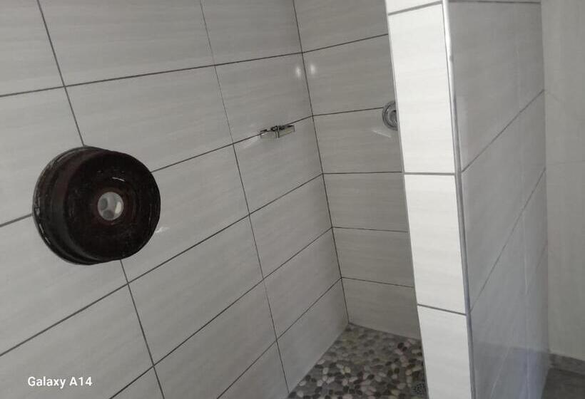 Четырехместный Номер Стандарт, Nqabanqaba