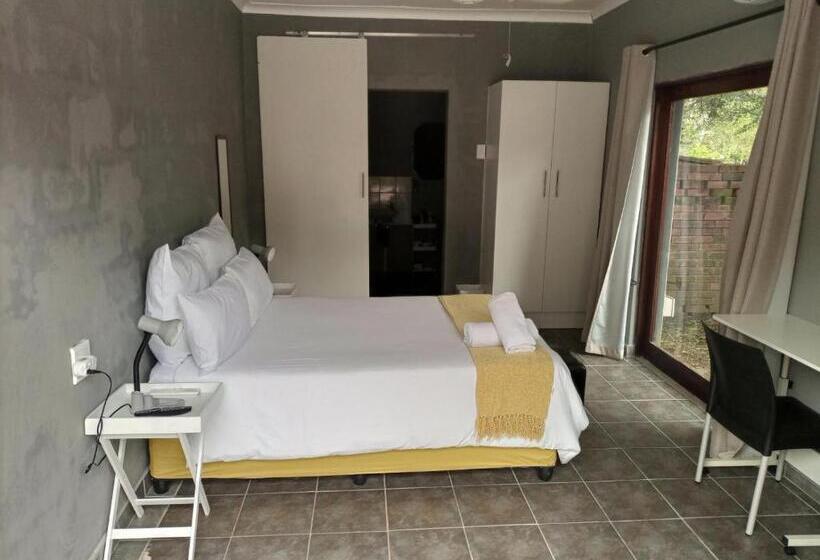 Четырехместный Номер Стандарт, Nqabanqaba