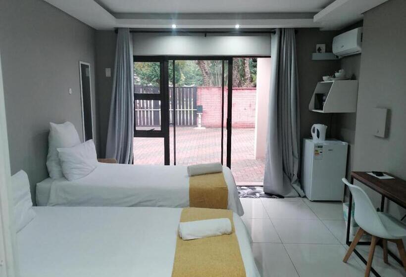 Номер Комфорт, Nqabanqaba