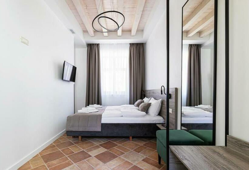 اتاق عادی, Oysters & Bubbles Gastro Hotel. Rynok Square