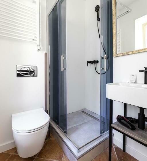 اتاق عادی, Oysters & Bubbles Gastro Hotel. Rynok Square