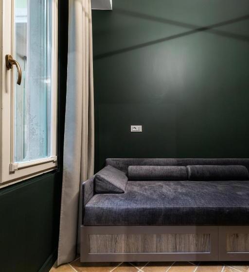 اتاق عادی, Oysters & Bubbles Gastro Hotel. Rynok Square