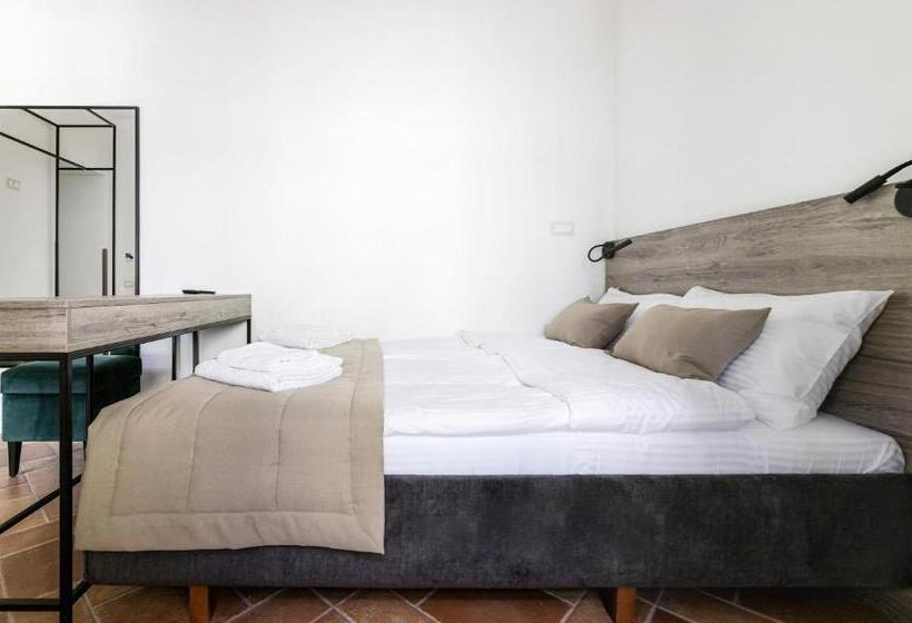 اتاق عادی, Oysters & Bubbles Gastro Hotel. Rynok Square