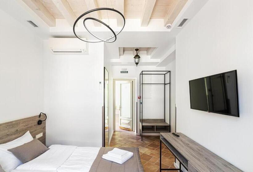 اتاق استاندارد, Oysters & Bubbles Gastro Hotel. Rynok Square