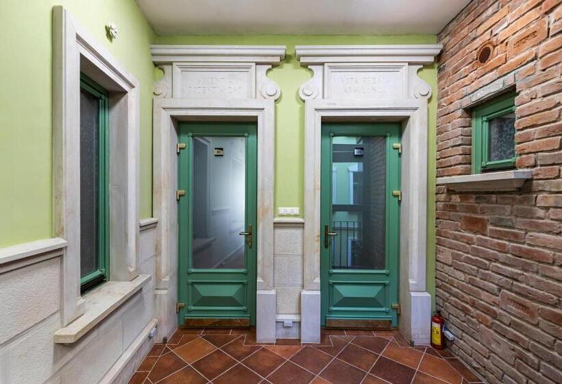 اتاق استاندارد, Oysters & Bubbles Gastro Hotel. Rynok Square