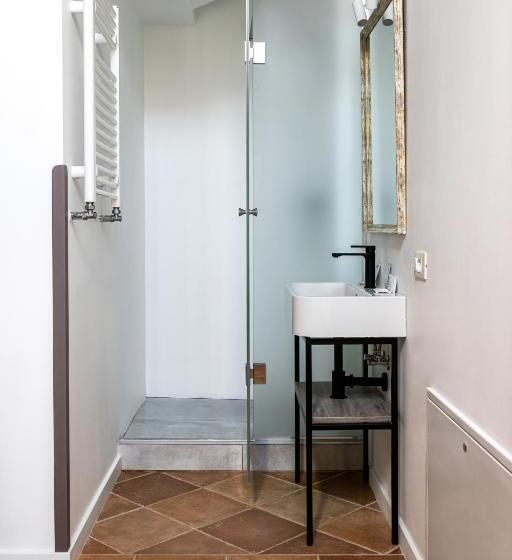 اتاق خانوادگی, Oysters & Bubbles Gastro Hotel. Rynok Square