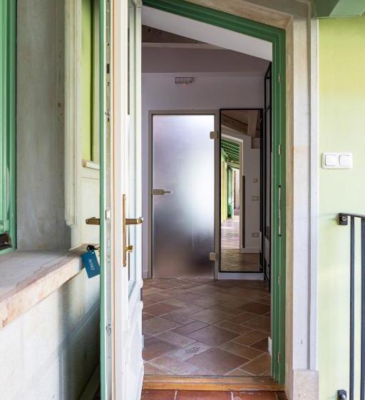 اتاق خانوادگی, Oysters & Bubbles Gastro Hotel. Rynok Square