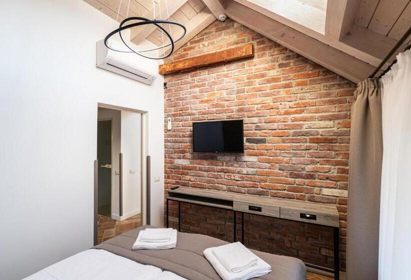 اتاق خانوادگی, Oysters & Bubbles Gastro Hotel. Rynok Square