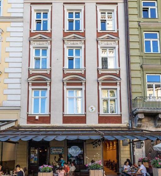 اتاق استاندارد با چشمانداز شهر, Oysters & Bubbles Gastro Hotel. Rynok Square