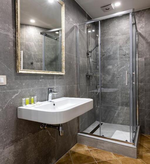 اتاق سوپریور, Oysters & Bubbles Gastro Hotel. Rynok Square