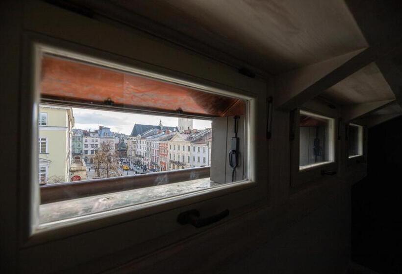 اتاق سوپریور با تخت بزرگ, Oysters & Bubbles Gastro Hotel. Rynok Square