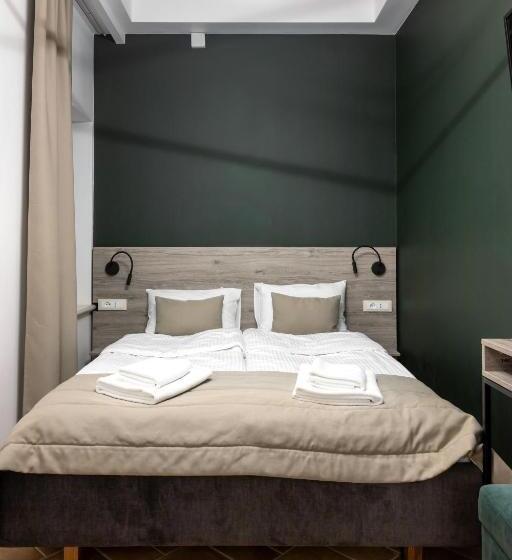 اتاق اکونومی, Oysters & Bubbles Gastro Hotel. Rynok Square