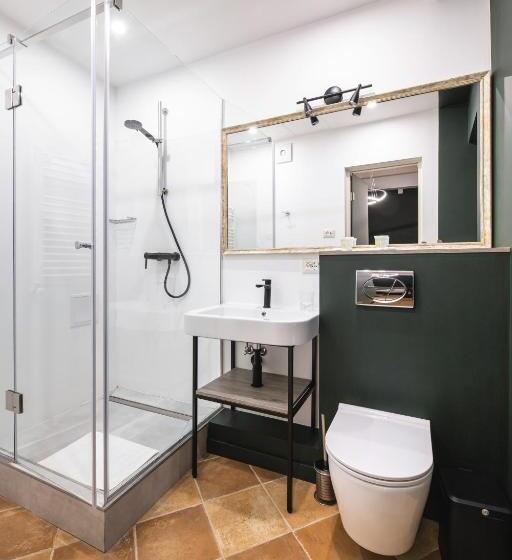 اتاق اکونومی, Oysters & Bubbles Gastro Hotel. Rynok Square