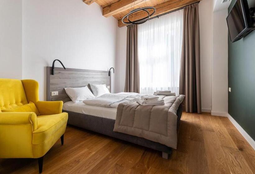 اتاق سوپریور, Oysters & Bubbles Gastro Hotel. Rynok Square