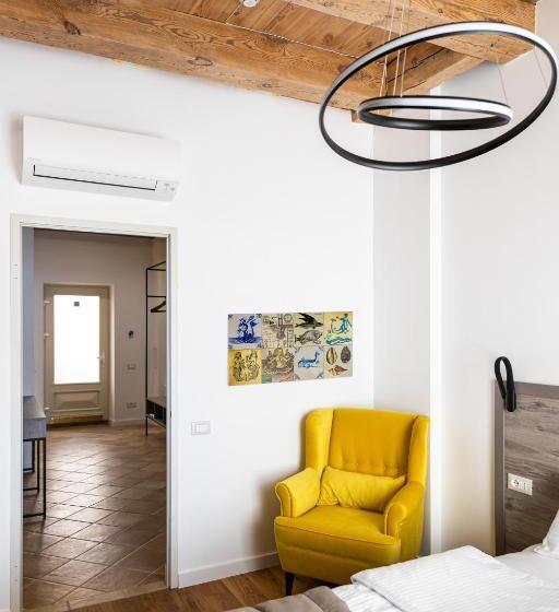 اتاق سوپریور, Oysters & Bubbles Gastro Hotel. Rynok Square