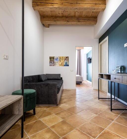 اتاق سوپریور, Oysters & Bubbles Gastro Hotel. Rynok Square