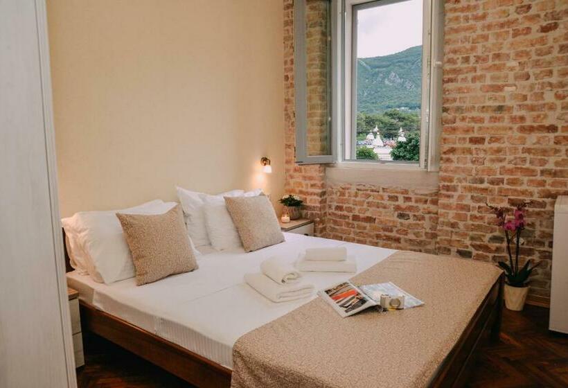 اتاق استاندارد با چشم‌انداز دریا, Step To Kotor Bay Guesthouse