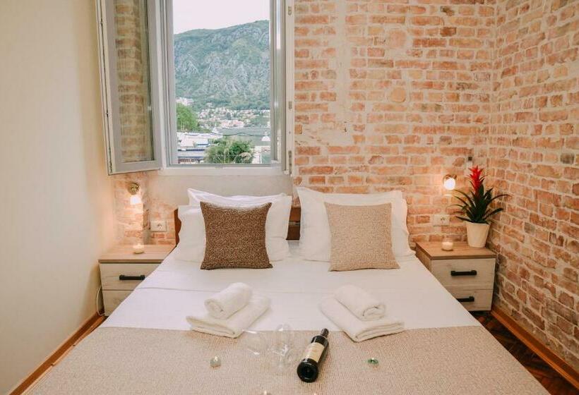 اتاق استاندارد با چشم‌انداز دریا, Step To Kotor Bay Guesthouse