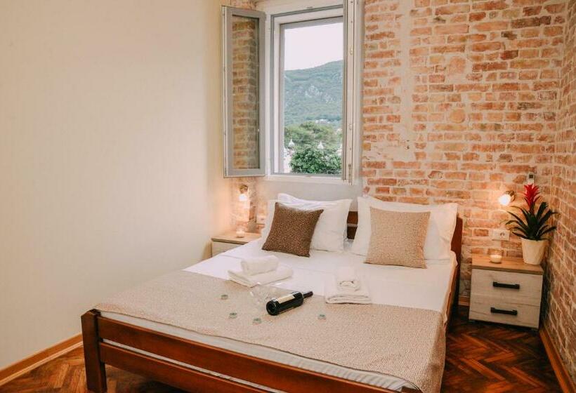 اتاق استاندارد با چشم‌انداز دریا, Step To Kotor Bay Guesthouse