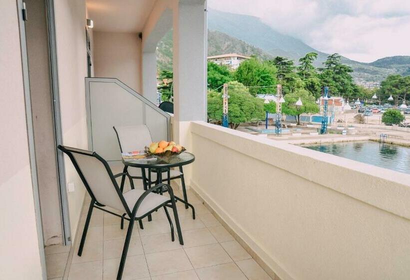 تختخواب در اتاق مشترک, Step To Kotor Bay Guesthouse