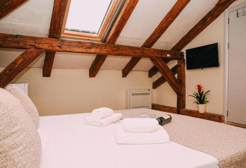اتاق استاندارد, Step To Kotor Bay Guesthouse