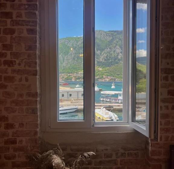 Triple Room Sea View, Step To Kotor Bay Guesthouse