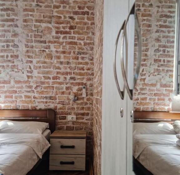 اتاق استاندارد با چشم‌انداز دریا, Step To Kotor Bay Guesthouse