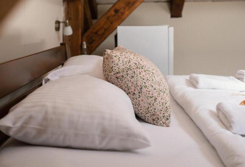 اتاق استاندارد, Step To Kotor Bay Guesthouse