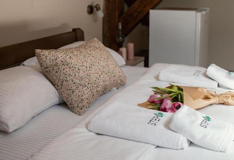 اتاق استاندارد, Step To Kotor Bay Guesthouse