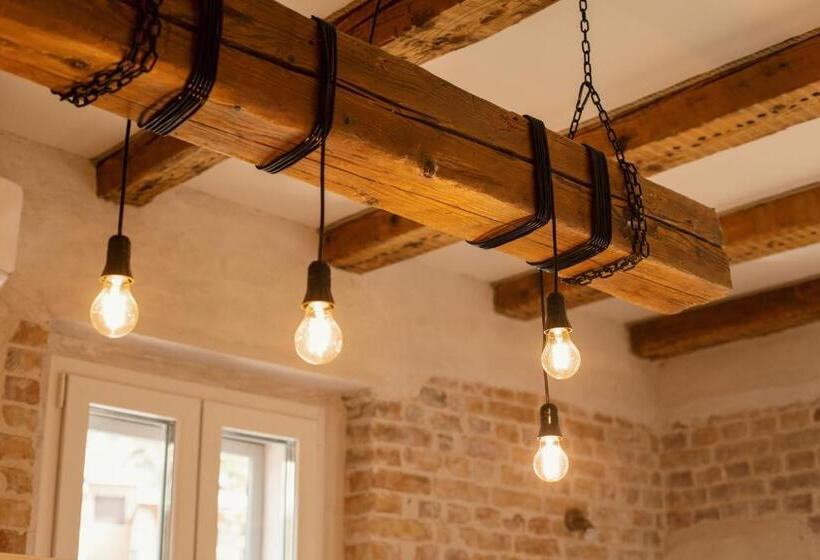 اتاق استاندارد سه نفره, Step To Kotor Bay Guesthouse