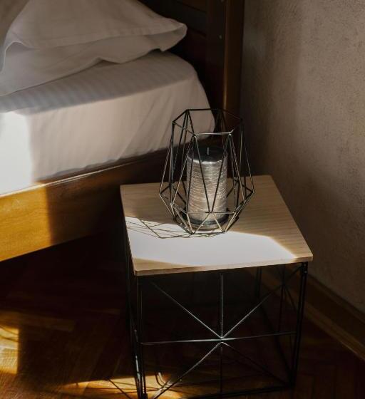 اتاق استاندارد سه نفره, Step To Kotor Bay Guesthouse