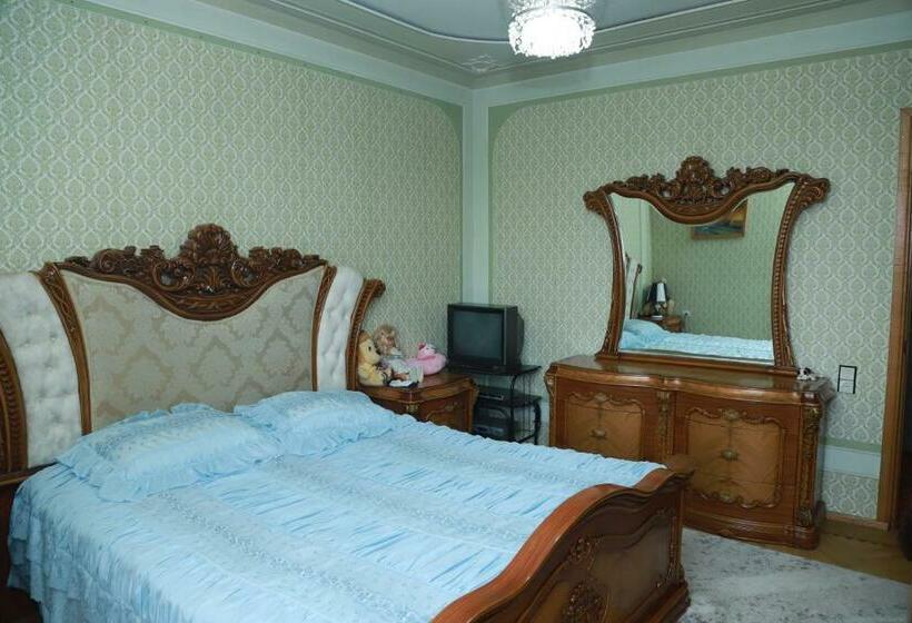 اتاق لوکس با بالکن, Norik S Guest House