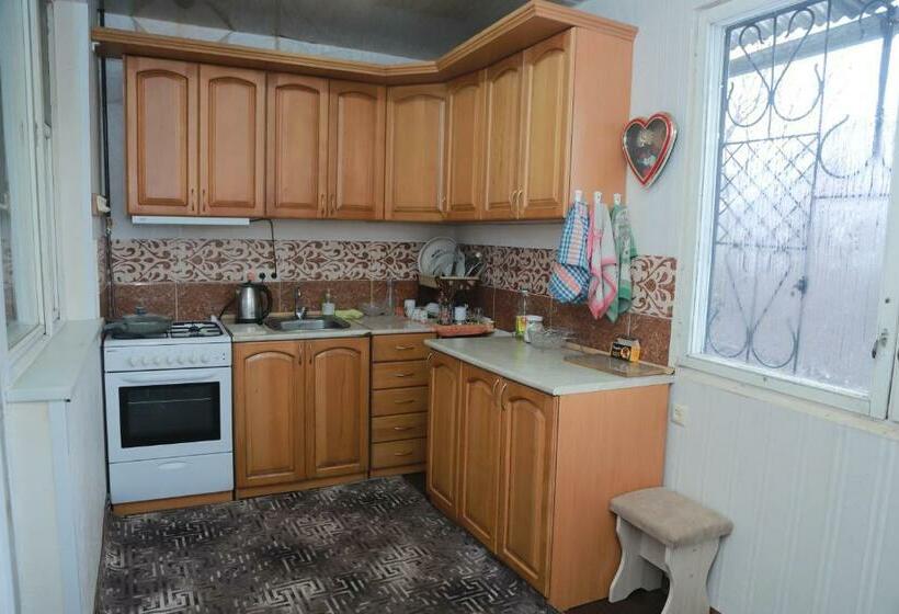 اتاق لوکس با بالکن, Norik S Guest House