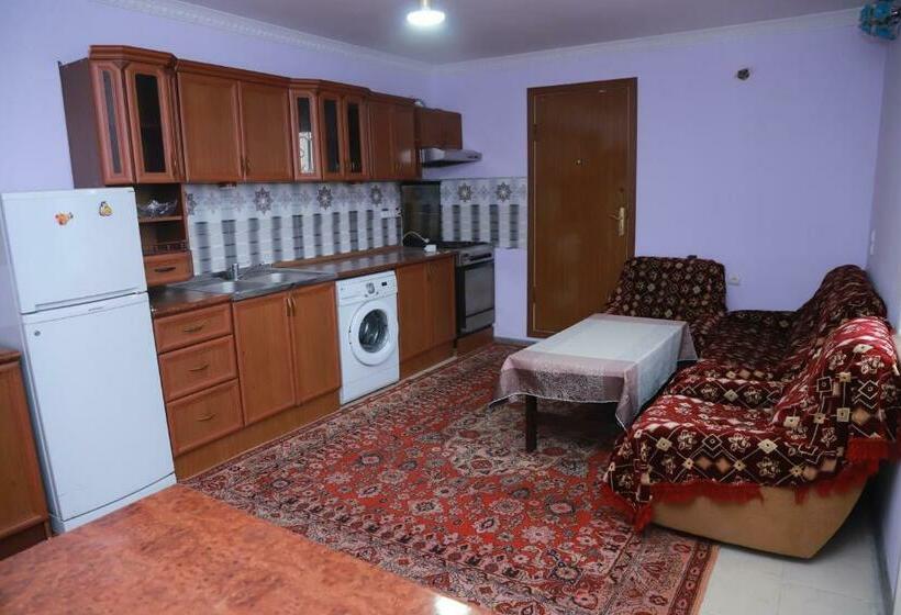 اتاق لوکس با بالکن, Norik S Guest House