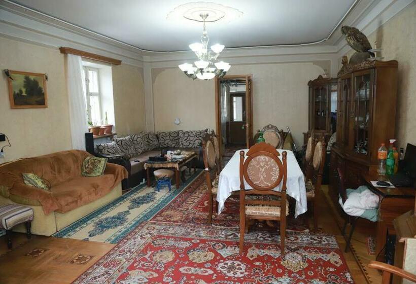 اتاق لوکس با بالکن, Norik S Guest House